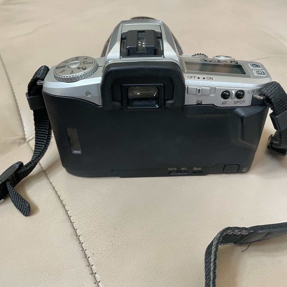 MINOLTA MAXXUM 4 CAMERA & MINOLTA QUANTARAY 28:90mm LENS WITH BAG - Picture 15 of 16